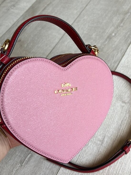 Coach Signature Heart Crossbody Handbag – ShopCGX Coach Heart Crossbody Bag